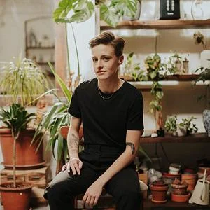 Anna Hickman